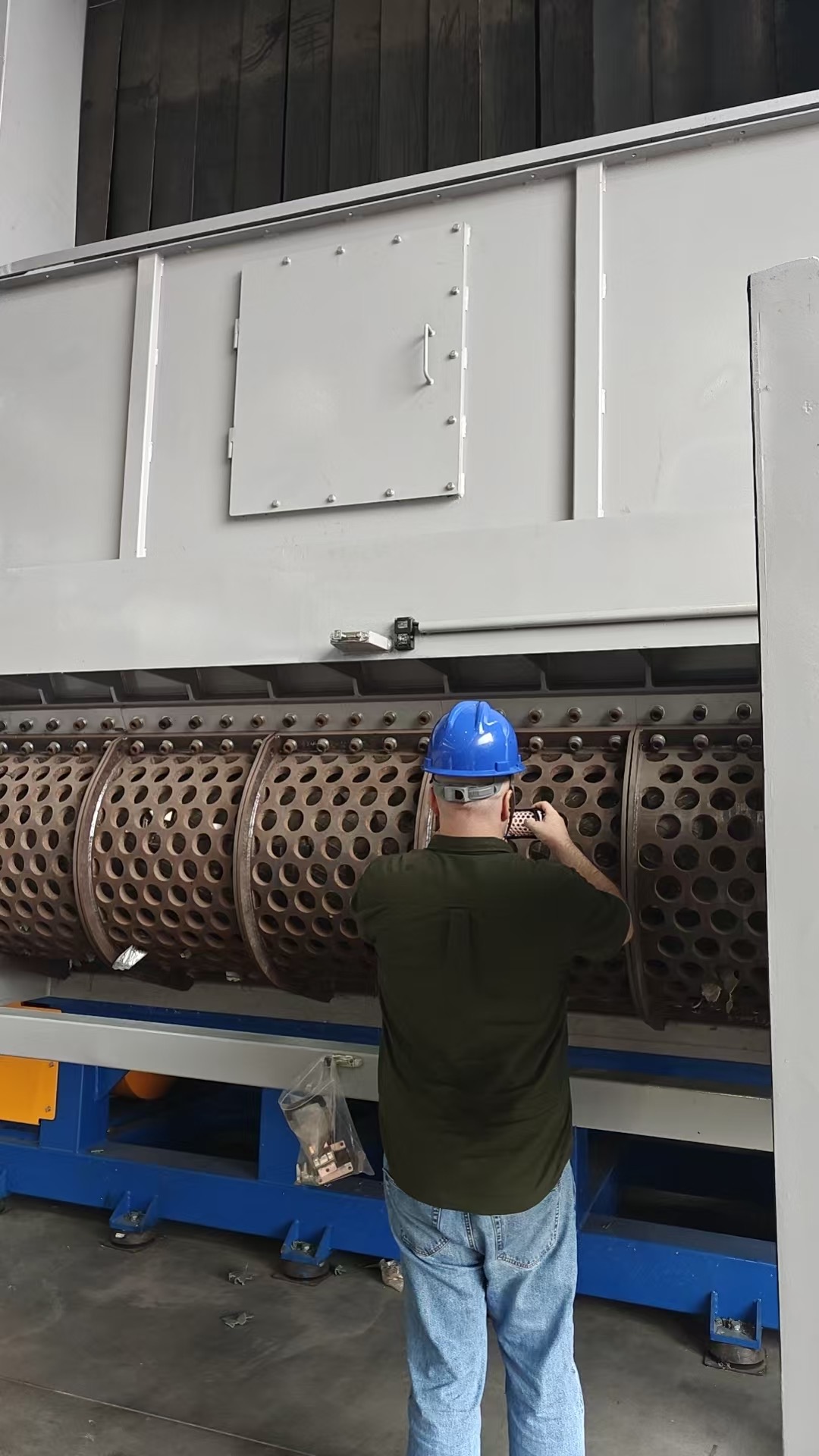 Single shaft shredder for aluminum.JPG