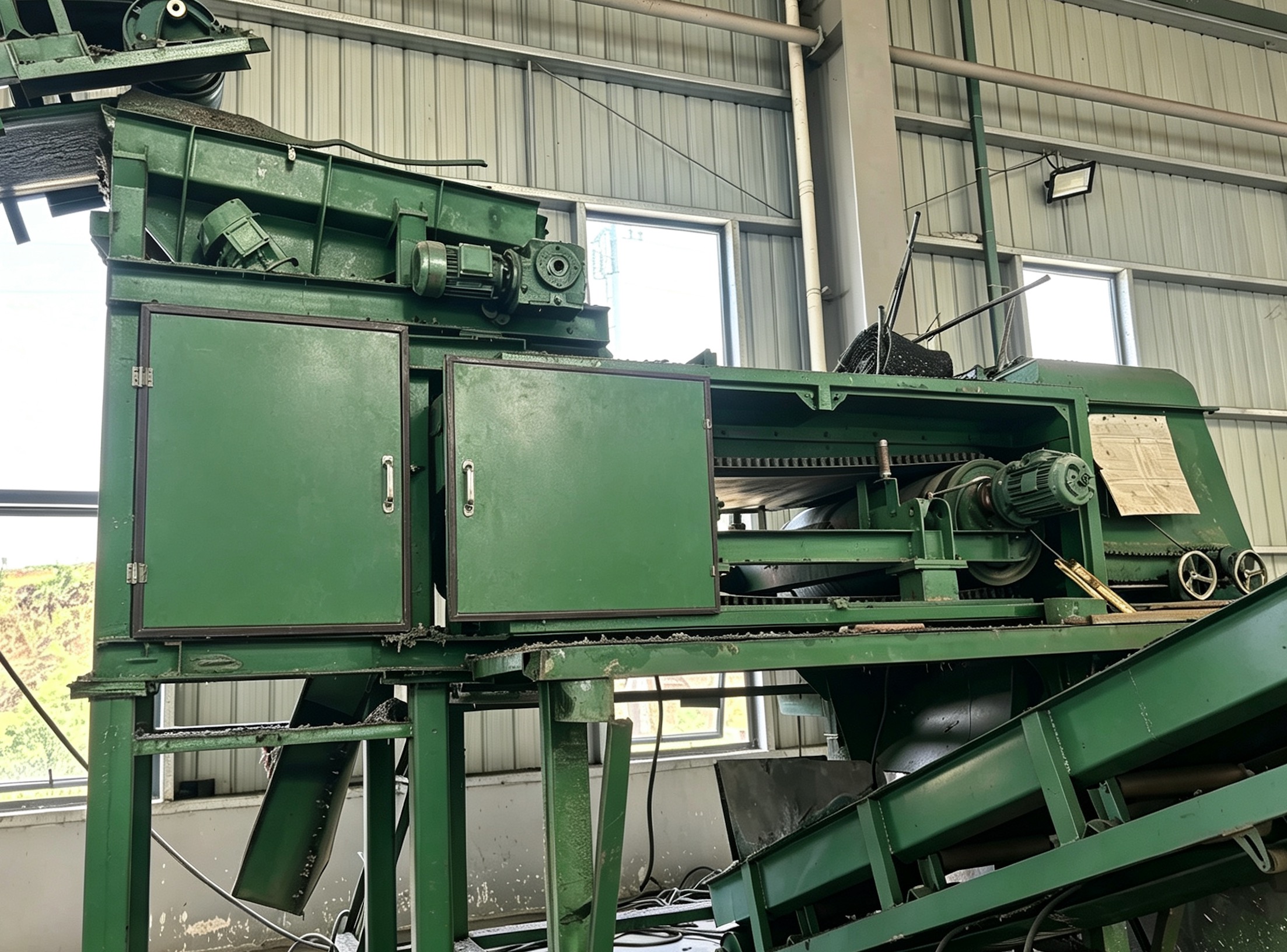 hammer mill shredder plant still working4.png